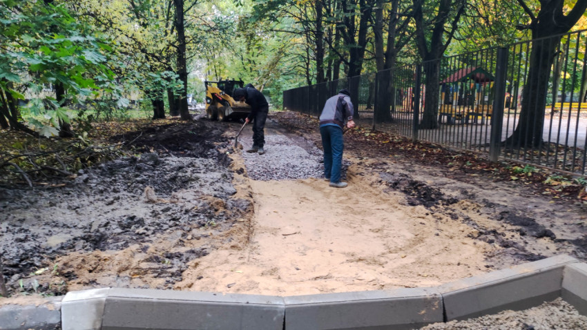 Подготовка основания для укладки пешеходной дорожки