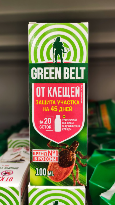 Упаковка средства Green Belt от клещей на полке магазина